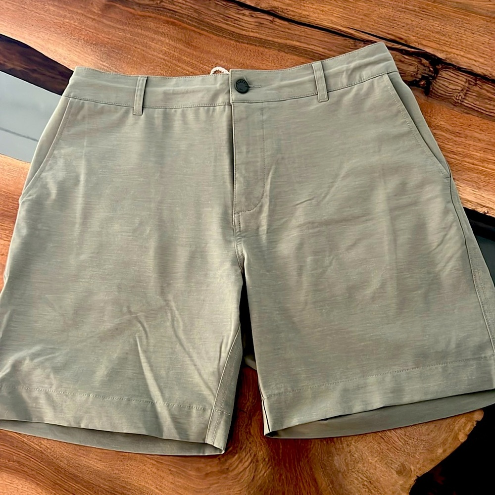 Light green Faherty drawstring shorts in like-new condition